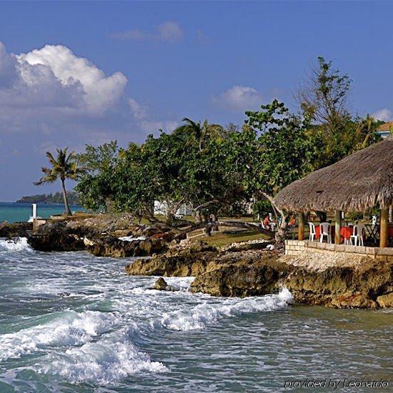 Carib Beach Apartments Negril Konforlar fotoğraf