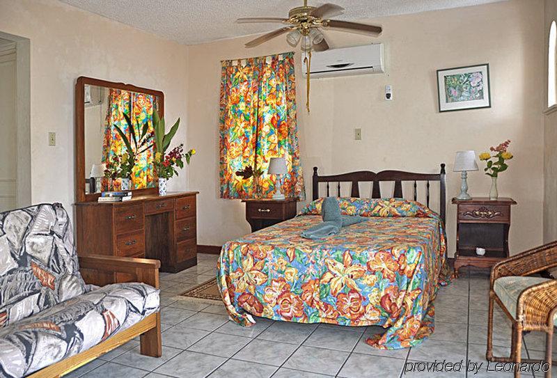 Carib Beach Apartments Negril Oda fotoğraf