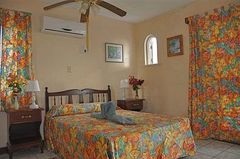 Carib Beach Apartments Negril Dış mekan fotoğraf